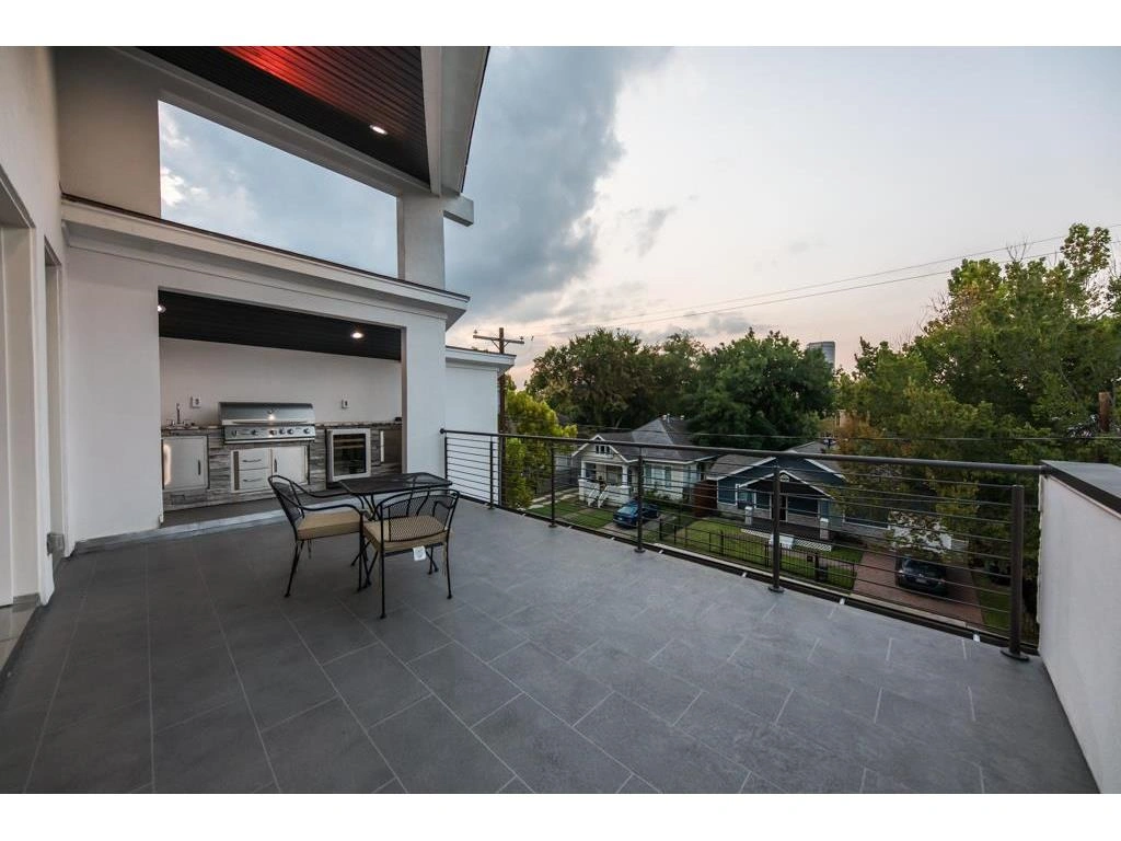 Custom Homes 1225 Welch 19